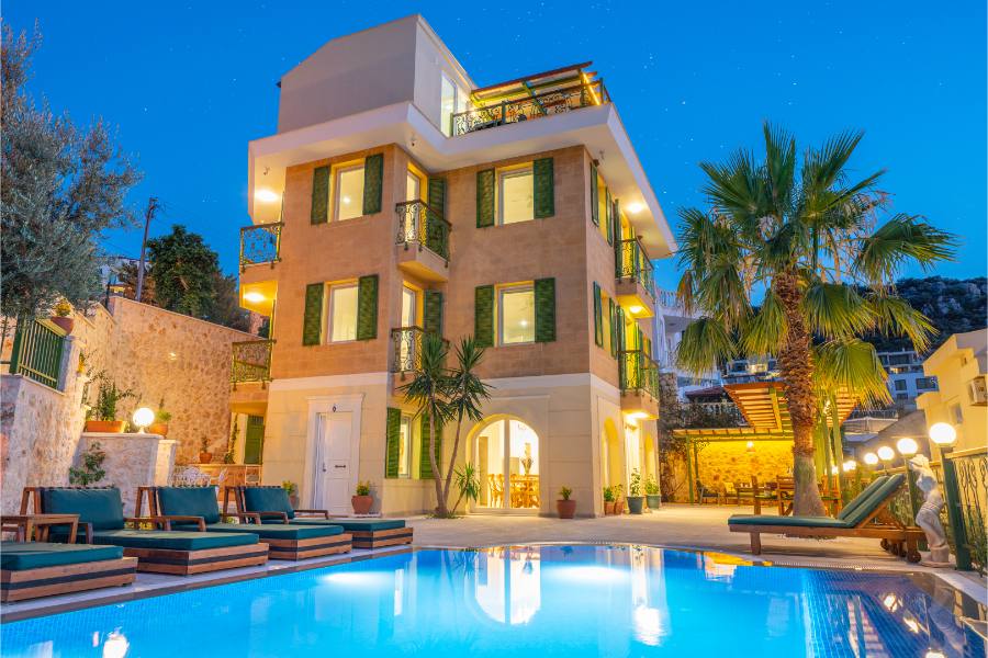 Antalya Kaş'ta 7+1 Özel Havuzlu Deniz Manzaralı Kiralık Villa DRM-2062