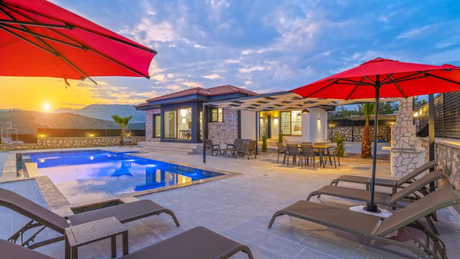 Muğla Seydikemer'de 3+1 Özel Havuzlu Deniz Manzaralı Kiralık Villa DRM-1938