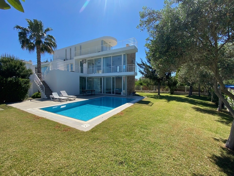 Villa Navron A4