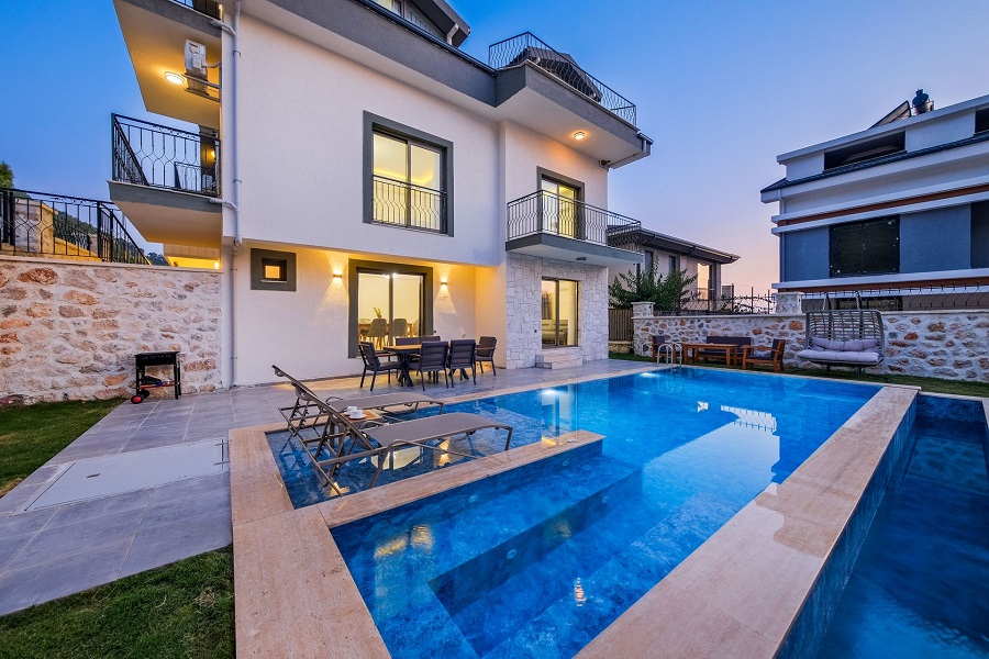 Faralyada 4+1 Özel Havuzlu Deniz Manazaralı Kiralık Lüks Villa DRM-2042