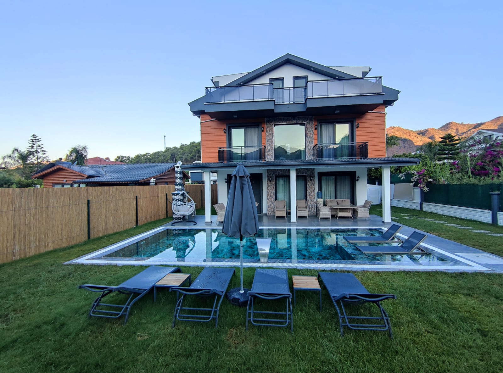 Villa Aquarium