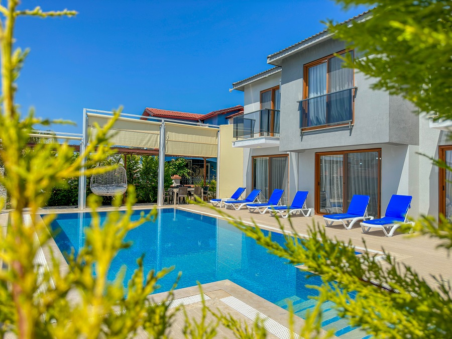 Ovacıkda 4+1 Özel Havuzlu Doğa Manzaralı Lüks Kiralık Villa DRM-2107