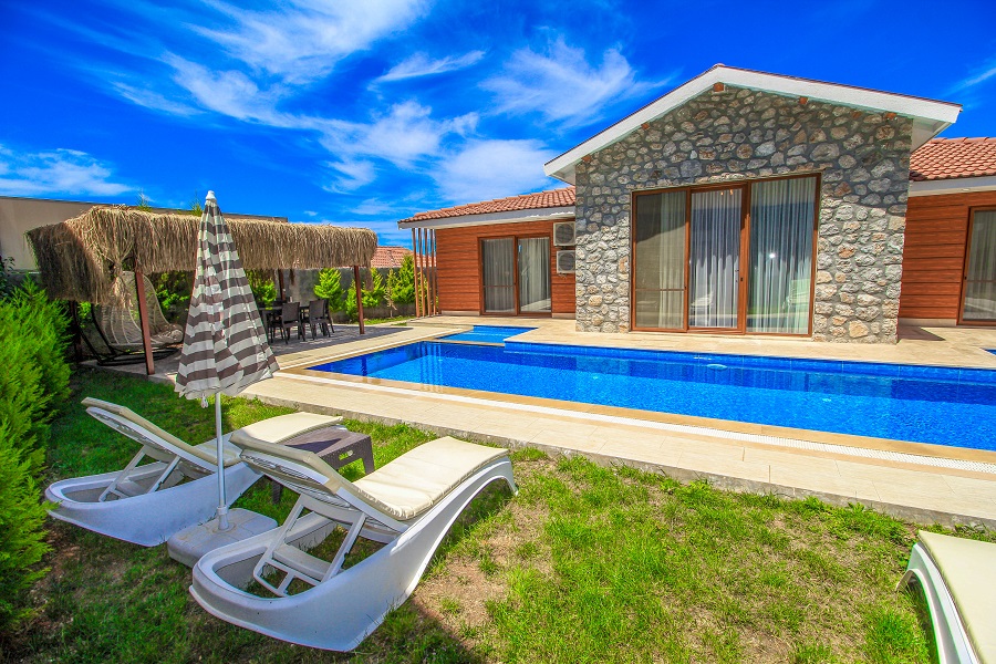 Ovacıkda 3+1 Özel Havuzlu Doğa Manzaralı Lüks Kiralık Villa DRM-2087