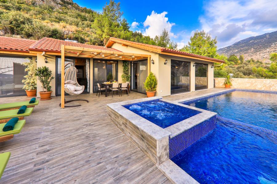 Kaş İslamlarda 3+1 Özel Havuzlu Doğa Manzaralı Kiralık Lüks Villa DRM-1981