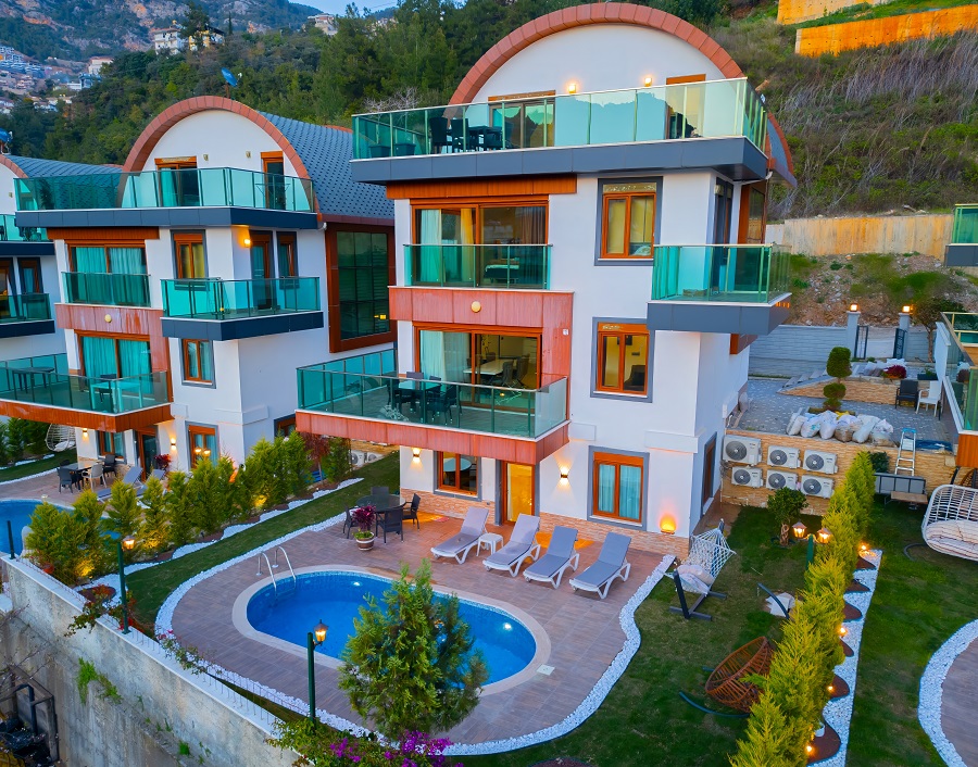 Alanya Merkezde 5+1 Özel Havuzlu Deniz Manzaralı Kiralık Lüks Villa DRM-2204