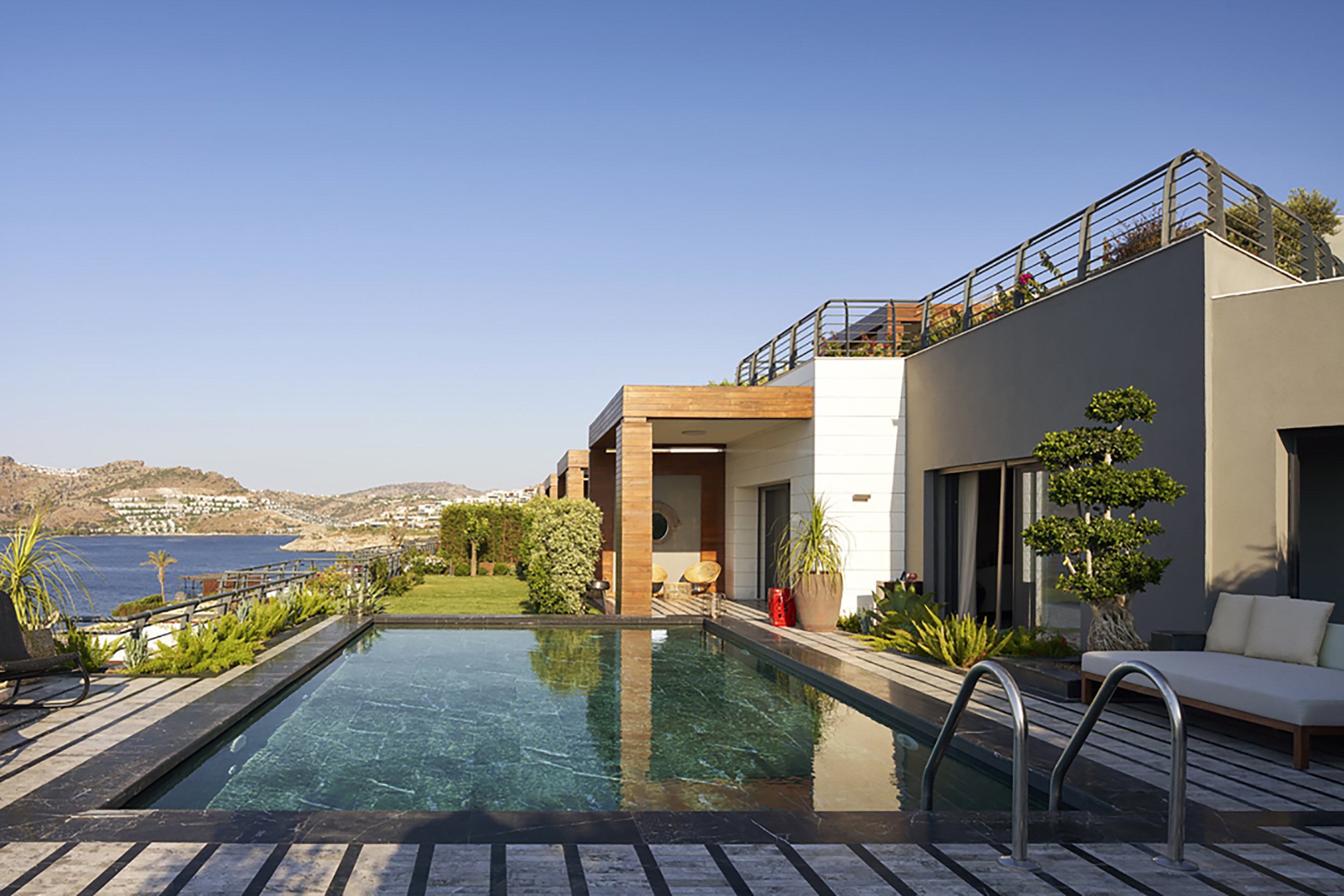 Bodrum Yalıkavak'ta 5 Yatak Odalı Özel Havuzlu Kiralık Villa BV-4107