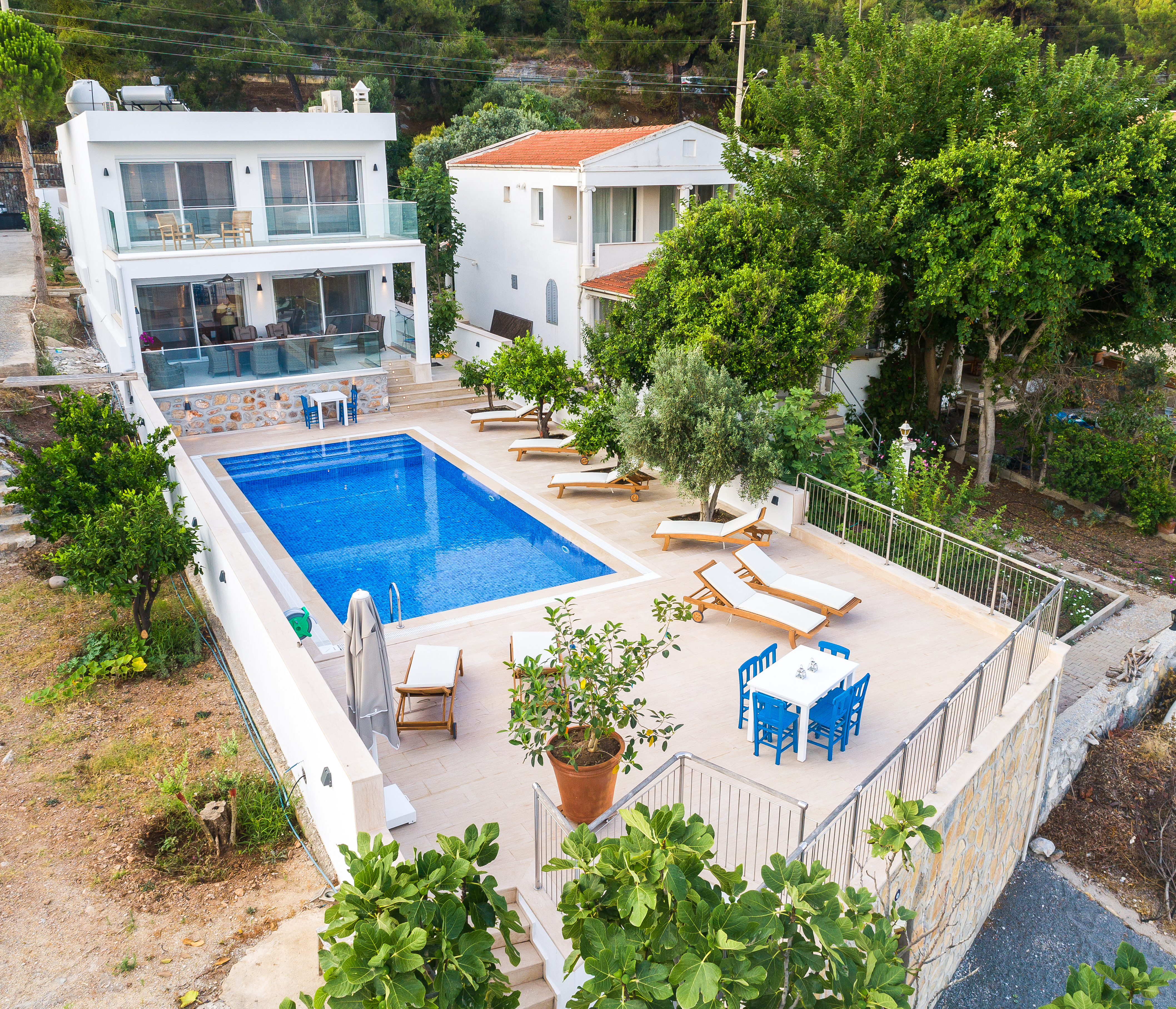 Güvercinlik'te Özel Havuzlu 4 Oda Kiralık Müstakil Bahçeli Villa BV-414