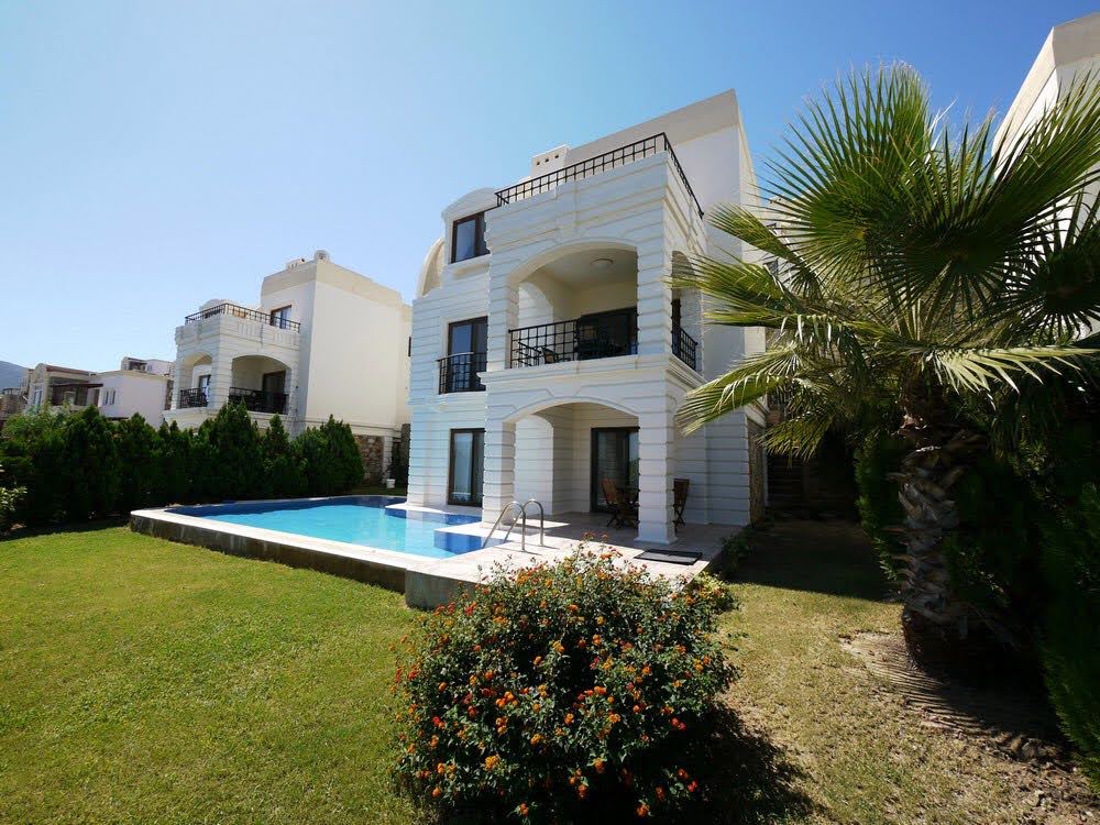Yalıkavak'ta Özel Havuzlu Deniz Manzaralı 4+1 Triplex Villa 2 3 RB-4